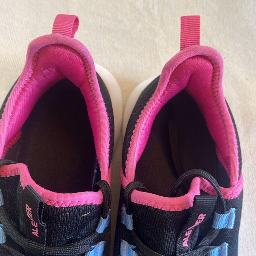 ALEADER Black and Pink Athletic Sneakers - Picture 10 of 11